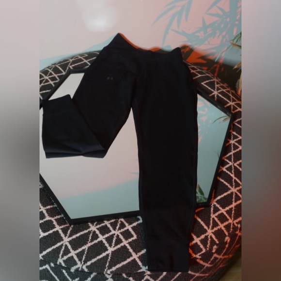 Under Armour Loose Fit Black Jogger Women’s Pants Size Small - Picture 5 of 7